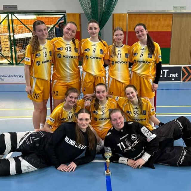 ŽENY pod hlavičkou @fbctrinec B získaly letos podruhé za sebou bronz! 

GRATULUJEME!

#fbcfmspolecne #fbcspolecne #fbcfm #florbal #florbalfrydekmistek @florbalolams @ceskyflorbal